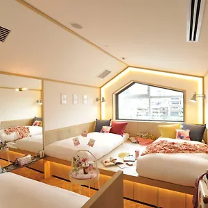  Hostel Cafetel Sanjo For Ladies